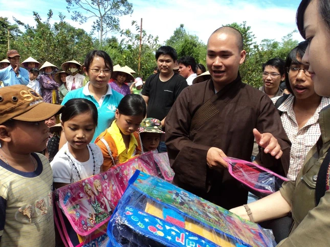 Hương Từ lan xa ảnh 1 Anh Huong tu lan xa.jpg