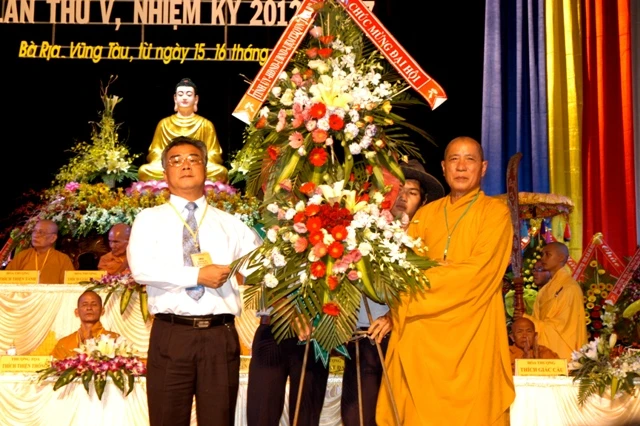 Chùm ảnh Đại hội Phật giáo tỉnh Bà Rịa-Vũng Tàu lần thứ V ảnh 7 DSC_0040.JPG