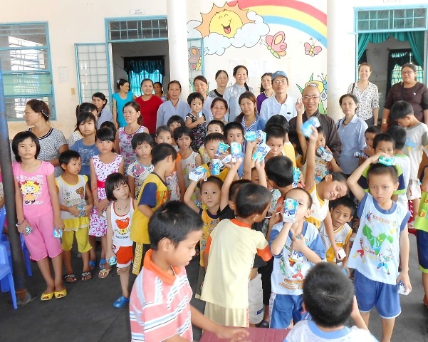 chùa Pháp Lâm cúng dường trường hạ4.JPG