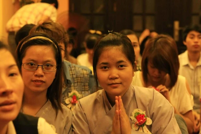 Phật tử trẻ Hà Nội hướng về cha mẹ ảnh 2 cai hoa 2.jpg