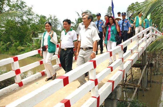 Thông cầu Thạnh Hòa.JPG