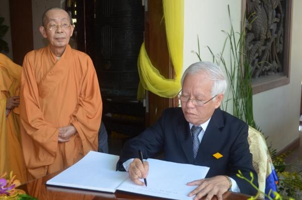 ong le hoang quan 4.jpg