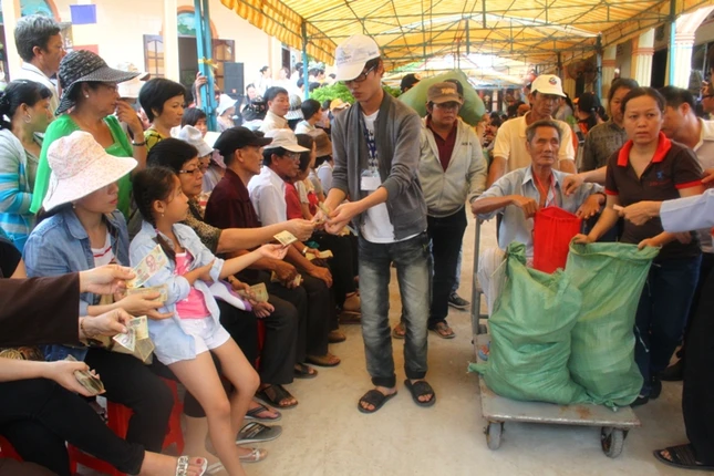 2 tỷ 352 triệu đồng dành cho “Ngày hội cho người mù” ảnh 8 IMG_8693.JPG