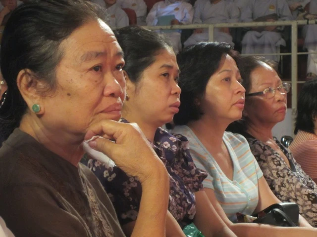 NSND Kim Cương mang niềm vui tới trẻ em mồ côi… ảnh 4 NSNDKIMCUONGVATREEM5.JPG