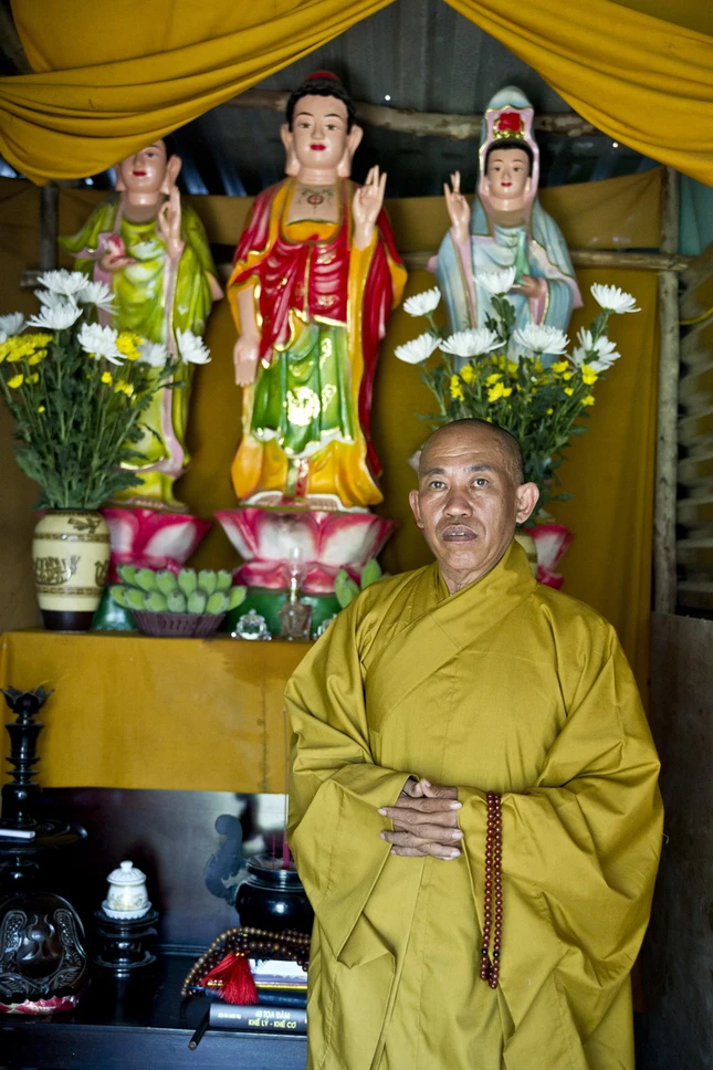 THICH TAM HIEN TAI CHUA SONG TU TAY.jpg