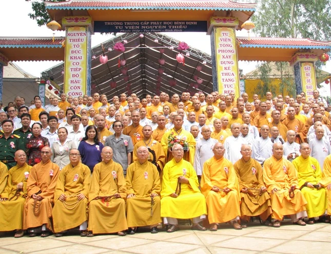 ky niem thanh lap truong04.jpg