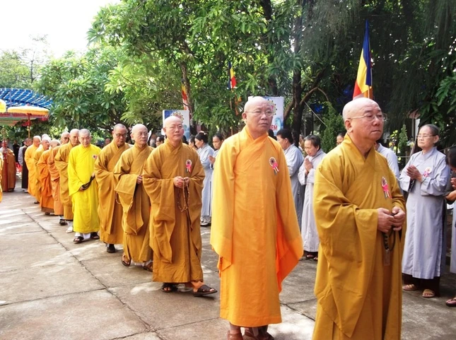ky niem thanh lap truong05.jpg