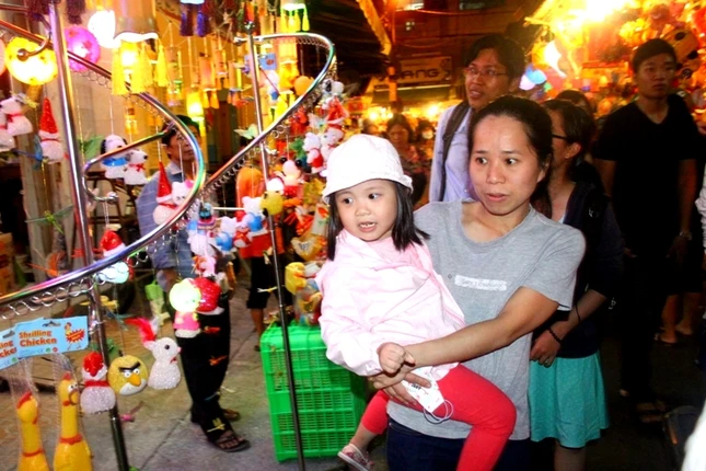 Rực rỡ sắc lồng đèn ảnh 5 IMG_0501.JPG