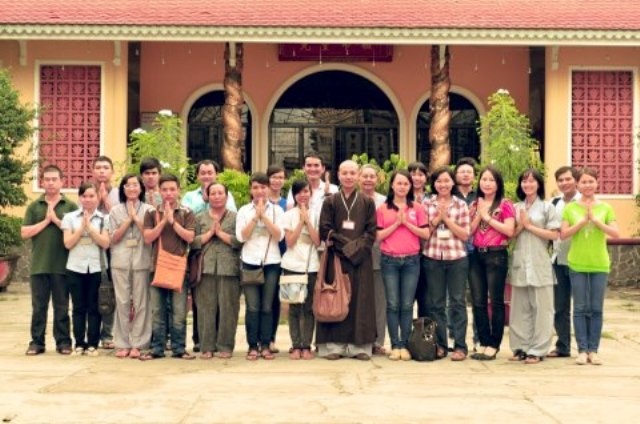 Ve day ben nhau2.jpg