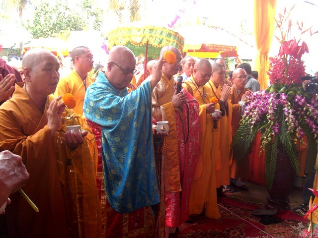 Lễ sái tịnh 2.JPG