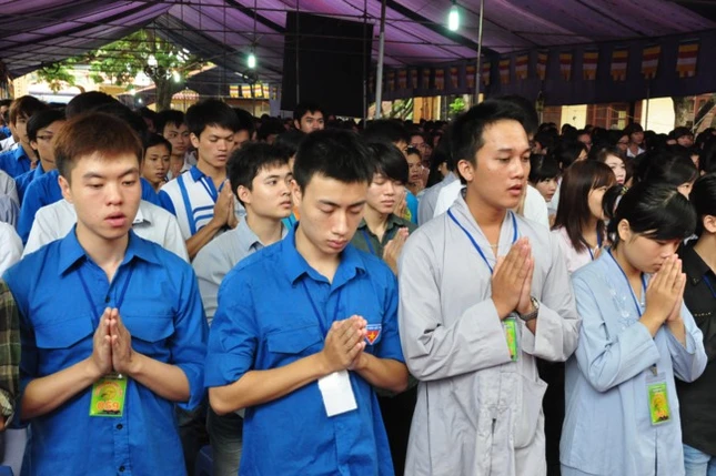 anh Doan vien, sinh vien toi chua hoc Phat.jpg