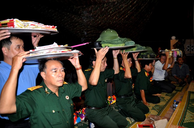 Cầu siêu hơn 500 anh linh các anh hùng liệt sĩ ảnh 3 casieu12k_12.jpg