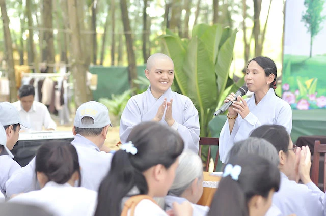 Đóa hoa kỳ diệu ảnh 1 hUNG tHANH 2.jpg