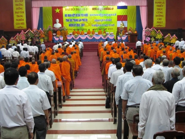 _nh1, Quí __i bi_u chào c_, m_c ni_m, l_ tam b_o.jpg