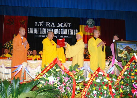 Vươn lên, phát triển cùng Phật giáo cả nước ảnh 1 Anh 2, Ra mat BDD PG Yen Bai.jpg