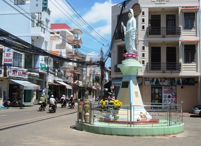 Anh Tam Phong, Trang Ban doc.JPG