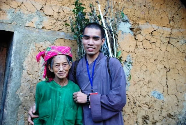 Tăng sinh... “độc nhất vô nhị” ảnh 1 Tang sinh Thich Chanh Thuan, Bui Hien.jpg