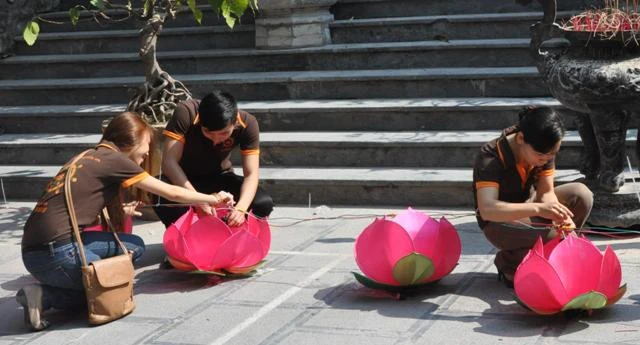 Ban tre yem tro Dai hoi, bai Chinh Tam, anh Cam Van.jpg