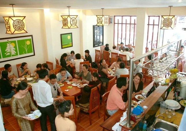 Viet Chay khong gian tang tret.jpg