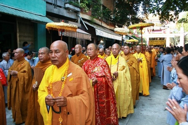 Cung tiễn kim quan cố HT.Thích Giác Viên đến đài hỏa táng ảnh 9 Ht Giac Vien 10.jpg