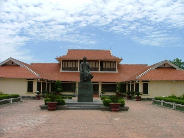 Nguyễn Du - Tiếng lòng thiên thu ảnh 1 ND.jpg
