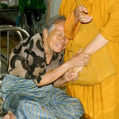 Nến nhỏ cho mùa đông ấm... ảnh 1 nen nho, giac minh luat.jpg