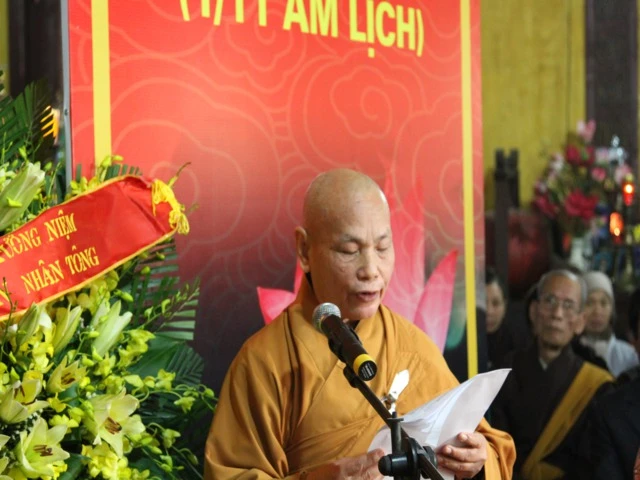 HT.Thích Thiện Nhơn đọc tiểu sử cố Đại lão HT.Thích Thanh Tứ