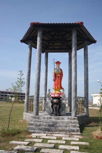 Long Lang Thien canh1.JPG