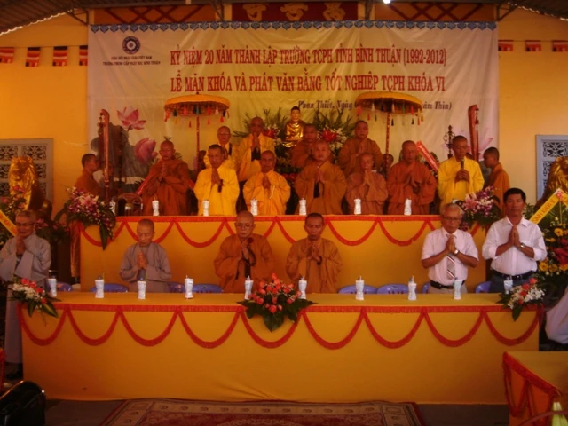 trung cap BThuan03.JPG