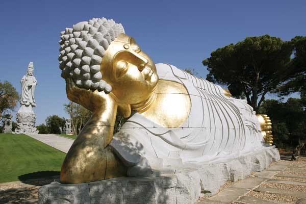 Tỷ phú José Berardo dựng lại tượng Phật Bamiyan ảnh 1 242-ne-gh-Berardo-05.jpg