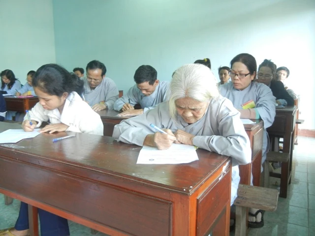 Gần 130 Phật tử tham gia Hội thi giáo lý ảnh 1 Hoi thi giao ly Quang Ngai.jpg