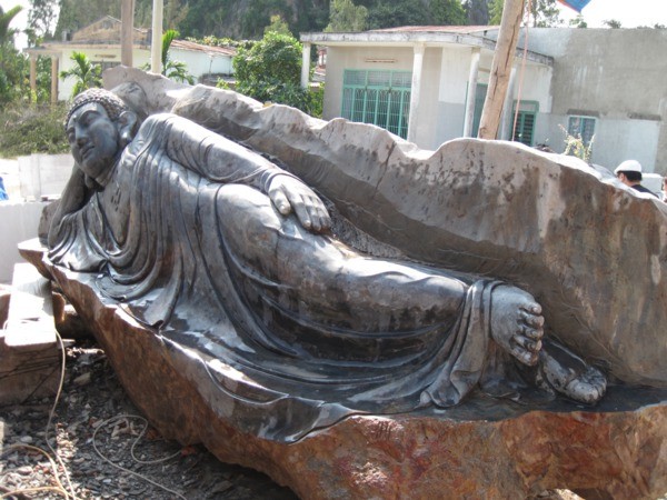 Tượng Phật bằng đá quý lớn nhất VN ảnh 1 tuong 2.jpg