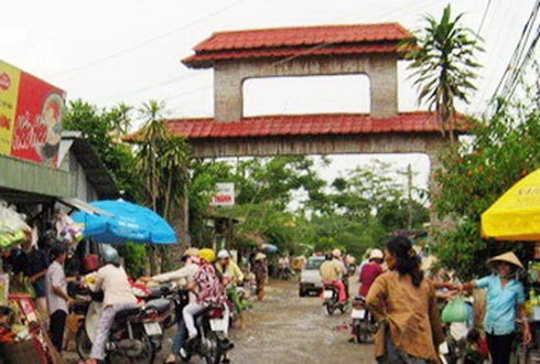 “Ngã mặn” trước cổng chùa Dơi ảnh 1 truoc chua Doi.jpg
