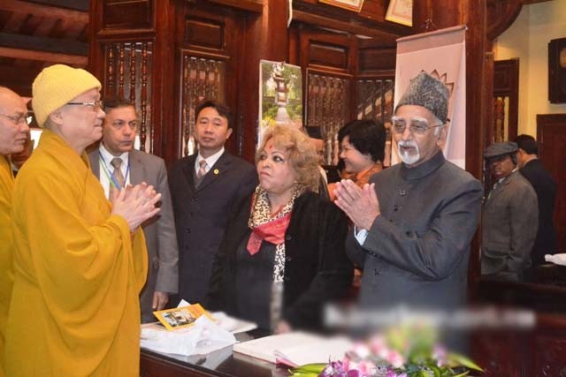 Phó Tổng thống Ấn Độ thăm chùa Trấn Quốc ảnh 7 Bui hien 7.jpg