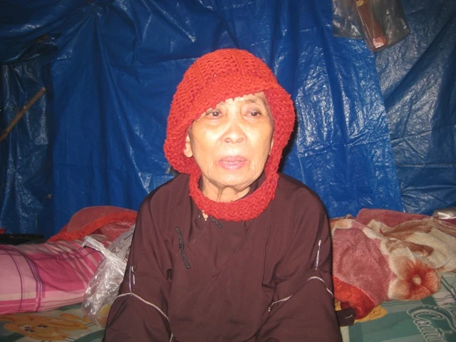 h_nh 1 C_ ba  d_ng ch_i bOn t²_ng Quan -m.JPG