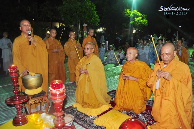 2013-1-16 Cung thinh Phat ngoc ve chua Long Phuoc-Le TRi senvamco (8).JPG