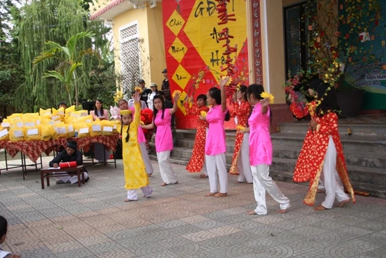 Huế: Rộn ràng ngày hội Xuân Từ bi ảnh 4