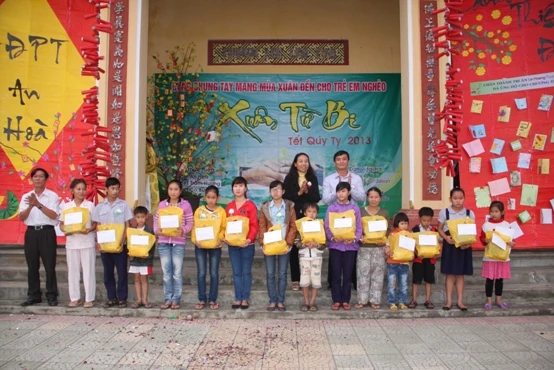 Huế: Rộn ràng ngày hội Xuân Từ bi ảnh 13 Huế: Rộn ràng ngày hội Xuân Từ bi ảnh 13