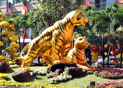 Chùm ảnh đường hoa Nguyễn Huệ qua các năm ảnh 9 Chùm ảnh đường hoa Nguyễn Huệ qua các năm ảnh 9