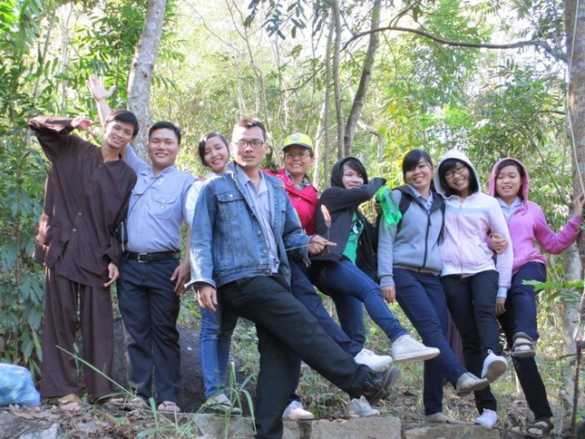 tuoi tre di va cam nhan.jpg