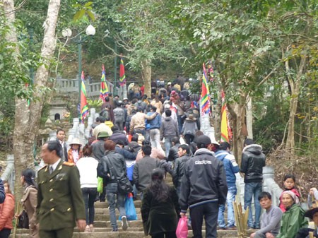 Đầu năm thưởng ngoạn danh sơn Yên Tử ảnh 3 Đầu năm thưởng ngoạn danh sơn Yên Tử ảnh 3