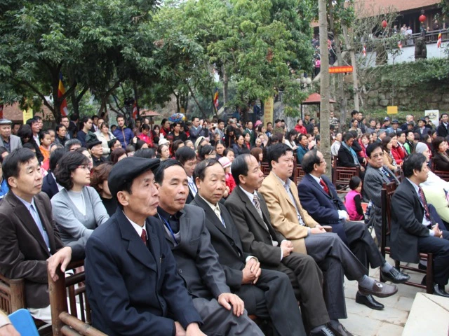 Khai hội Khán hoa mẫu đơn tại chùa Phật Tích ảnh 4