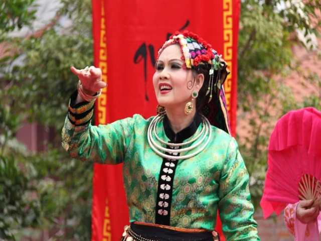 Khai hội Khán hoa mẫu đơn tại chùa Phật Tích ảnh 19