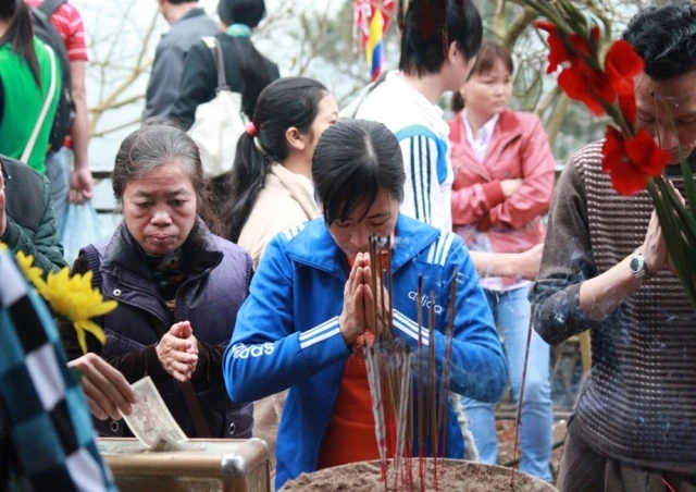 Một lần lên đỉnh thiêng Yên Tử ảnh 10 nonthiengyentu20.JPG