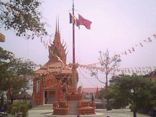 toan canh chua Lakhanawong - xung thum.jpg