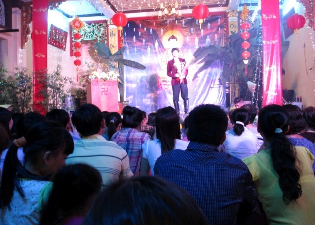 Ph_t t_ xem bi_u di_n.JPG