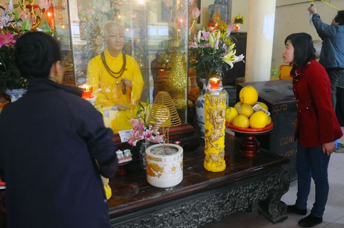 Pho tượng như người thật ở chùa Quán Sứ ảnh 1