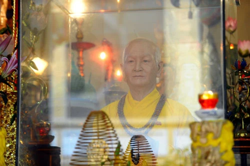 Pho tượng như người thật ở chùa Quán Sứ ảnh 2