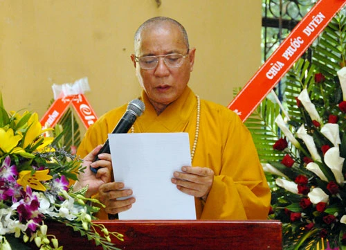 HT T. Quang Hien doc dien van khai mac.jpg