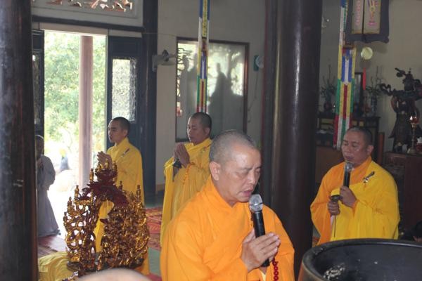 Tưởng niệm 40 năm HT.Thích Chơn Thức viên tịch ảnh 4 tuong van 2.jpg